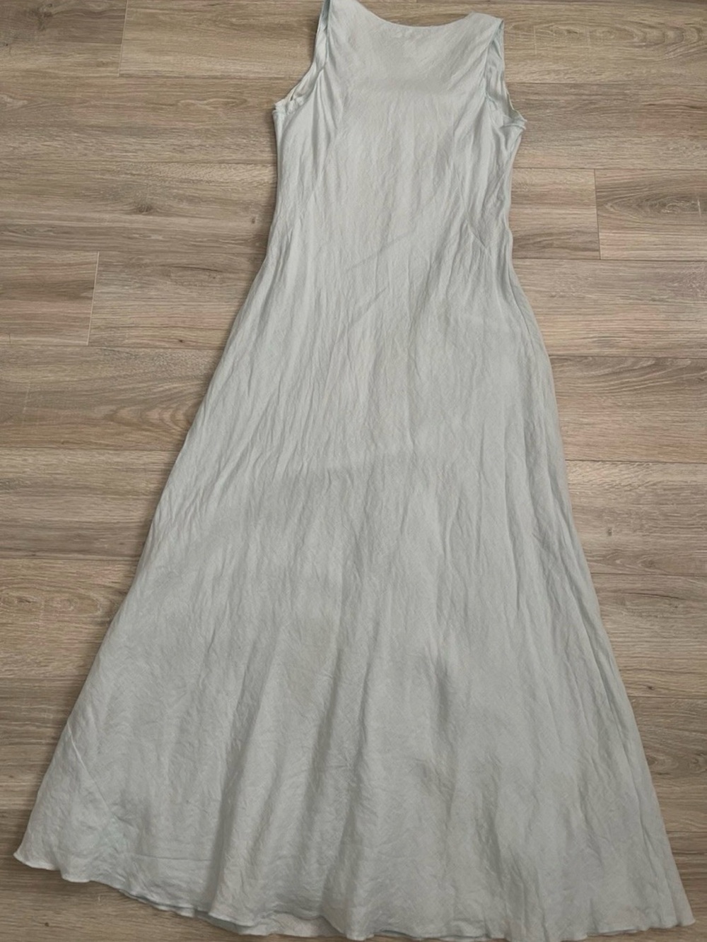 Banana Republic Black and Cream Brand Label Close-Up - Picture 2 of 16